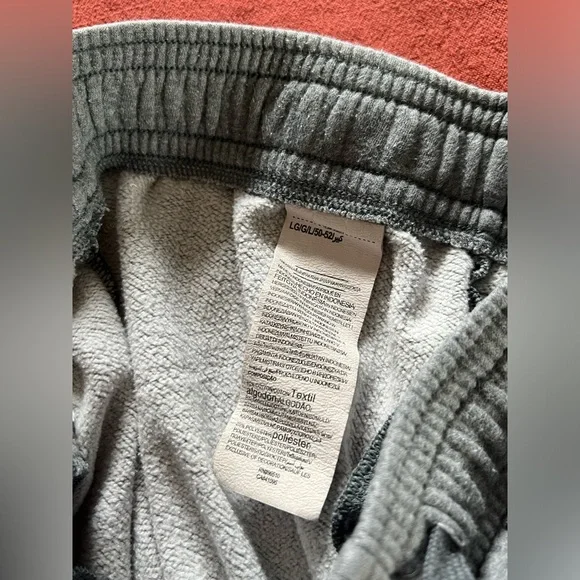 Men’s under Armour joggers/sweatpants - Picture 3 of 5